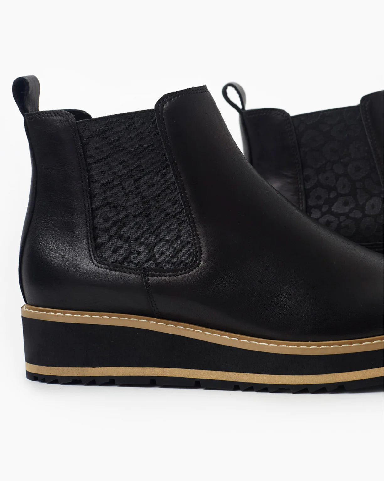 Walnut Melbourne - Jade Leather boot in Black